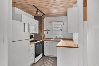 325 Western Ave, Unit 2 in Cambridge, MA - Building Photo - Building Photo