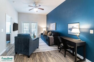 655 W Mallard Creek Church Rd in Charlotte, NC - Building Photo - Building Photo