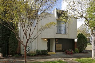 1620 F St in Sacramento, CA - Building Photo