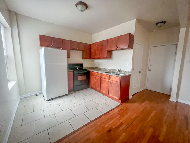 property at 4404 N Magnolia Ave