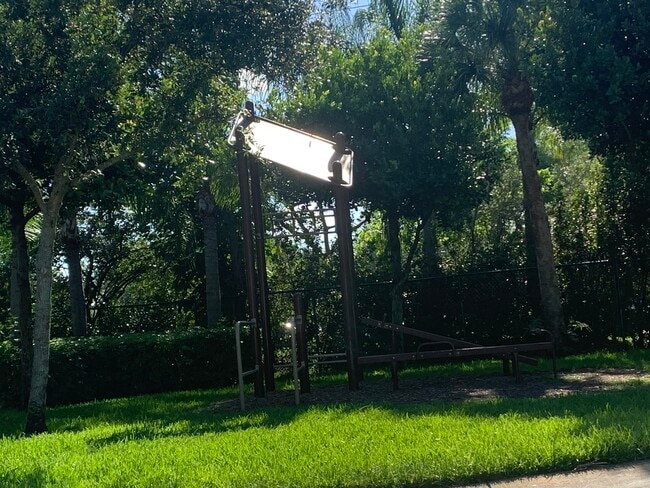 3005 NW 30th Ave in Lauderdale Lakes, FL - Building Photo - Building Photo