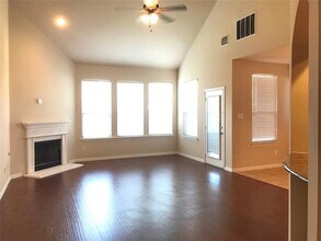 843 Lake Forest Trl in Little Elm, TX - Foto de edificio - Building Photo