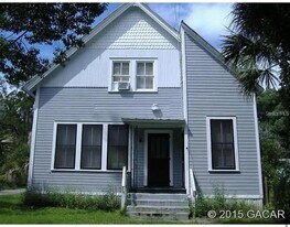 25422 Pine St in Melrose, FL - Building Photo