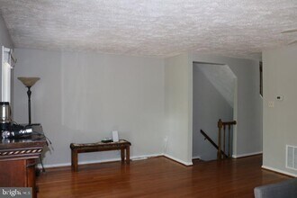 7319 Stream Way in West Springfield, VA - Building Photo - Building Photo