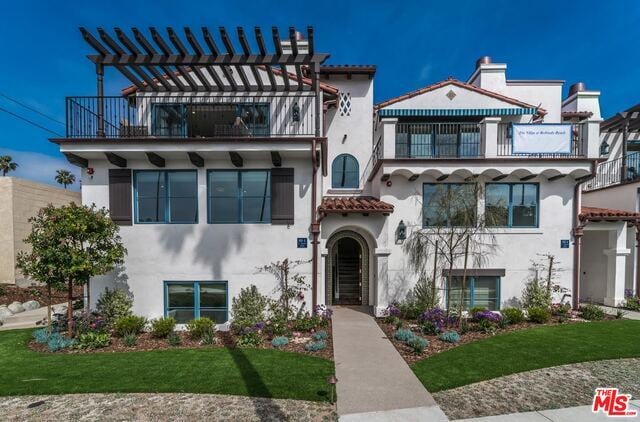 property at 810 S Catalina Ave