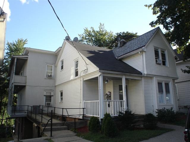 939-943 Diven St in Peekskill, NY - Foto de edificio