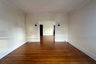32 Lancaster Rd, Unit 32 Lancaster Road in West Hartford, CT - Foto de edificio - Building Photo