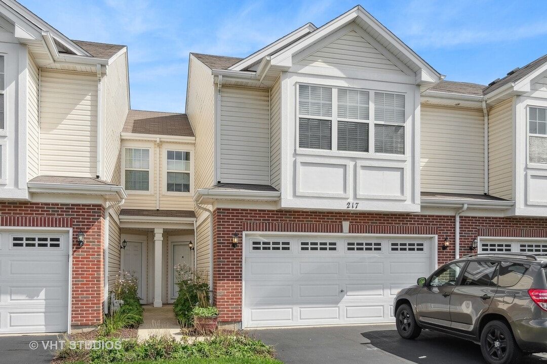 217 S Alder Creek Dr in Romeoville, IL - Building Photo