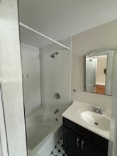 19 Winter St in Topsham, ME - Foto de edificio - Building Photo