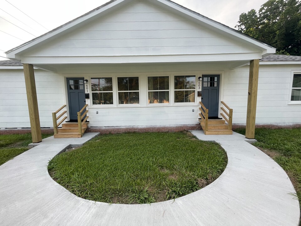 603 Everette St in New Iberia, LA - Building Photo