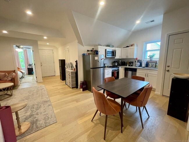 84 Lawrence St, Unit 3 in New Haven, CT - Building Photo - Building Photo