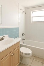 16103 NE 19th Ct in North Miami Beach, FL - Building Photo - Building Photo