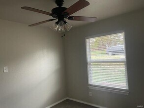 438 Lakeshore Dr in St. Clair, MO - Building Photo - Building Photo
