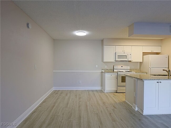 property at 5305 Summerlin Rd