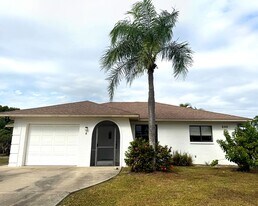 699 110th Ave N, Unit Unit A in Naples, FL - Building Photo