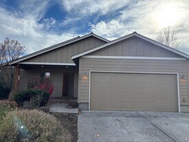 20299 Poe Sholes Dr in Bend, OR - Building Photo
