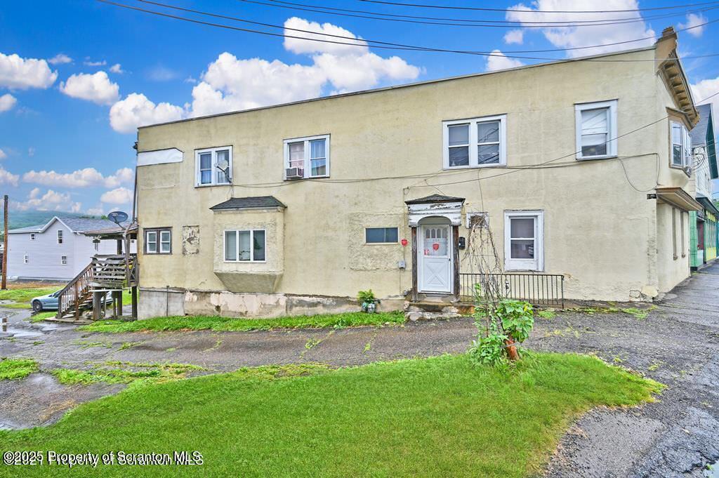 627 Main St in Duryea, PA - Building Photo