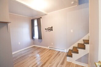 8 Vivian St in Waterford, CT - Building Photo - Building Photo