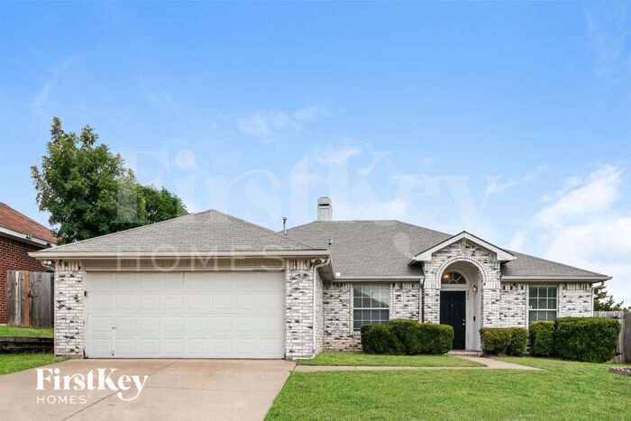 209 Layman Dr in Cedar Hill, TX - Building Photo