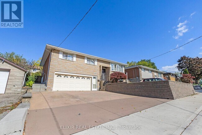 246 Thaler Ave in Kitchener, ON - Building Photo - Building Photo