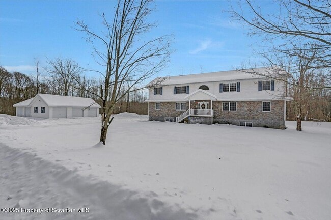 28 Robin Ln in Gouldsboro, PA - Building Photo - Building Photo