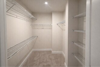 214 Hunter Dr in Coraopolis, PA - Building Photo - Building Photo