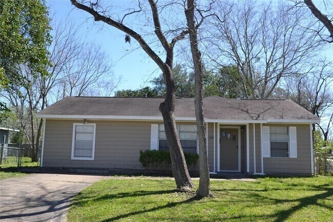property at 13907 Nitida St