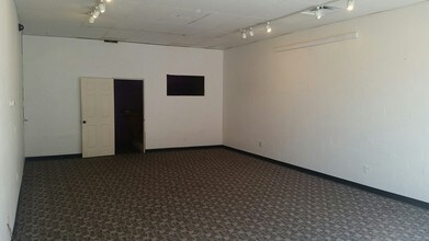 The Roslyn in Cincinnati, OH - Building Photo - Building Photo