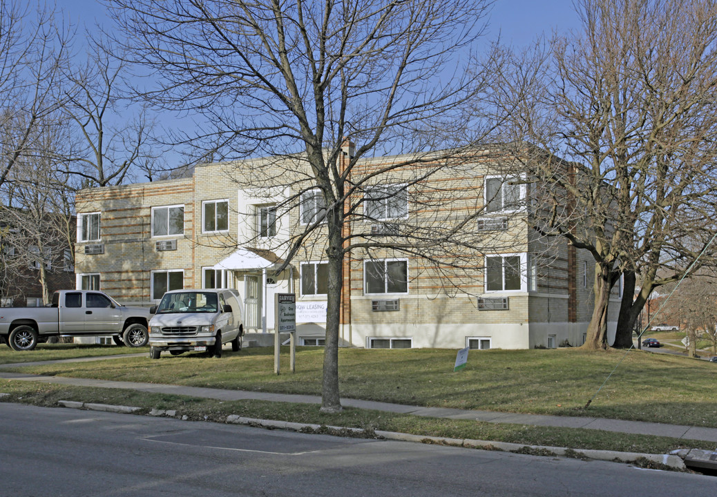 607 W Fairview Ave in Dayton, OH - Building Photo