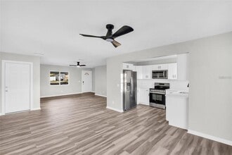 12392 Cumberland Dr in Largo, FL - Building Photo - Building Photo