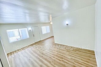 1750 Ventura Blvd in Camarillo, CA - Building Photo - Building Photo