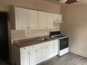 122 W Elm St in Norristown, PA - Building Photo - Building Photo