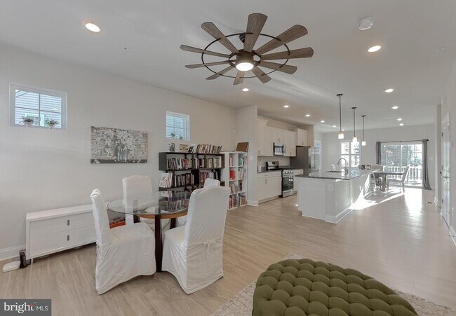 23856 Myrtle Glen Way in California, MD - Building Photo - Building Photo