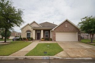 4508 Fox Rio Trail in Arlington, TX - Building Photo