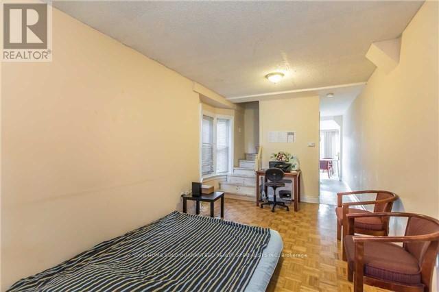 3 Holmesdale Crescent in Toronto, ON - Building Photo - Building Photo