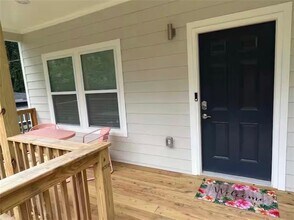 2018 Detroit Ave NW in Atlanta, GA - Building Photo - Building Photo