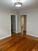 407 West St in Bristol, CT - Building Photo - Building Photo