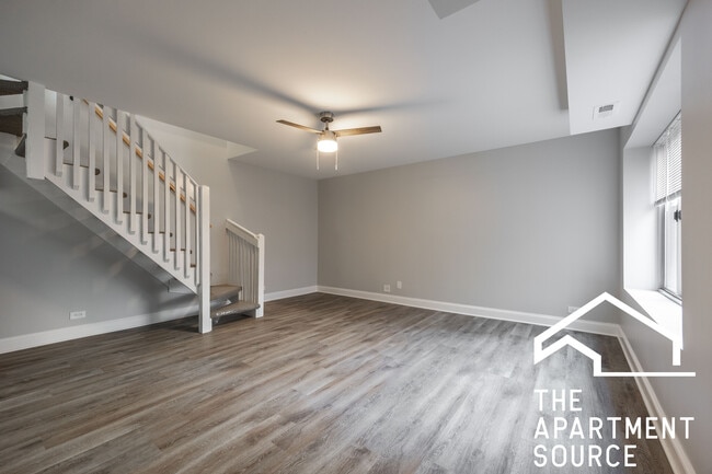 744 W Gordon Terrace in Chicago, IL - Building Photo - Building Photo