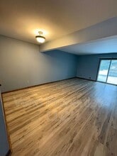 8 Redcoat Ct in Clifton Park, NY - Building Photo - Building Photo