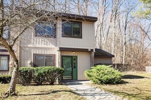 82 Crestwood Ter in Albany, NY - Building Photo