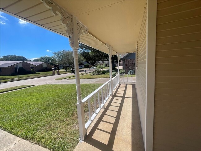 property at 302 Yorkshire Ct