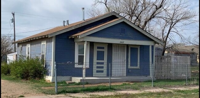 2407 NW 3rd Ave in Amarillo, TX - Foto de edificio - Building Photo