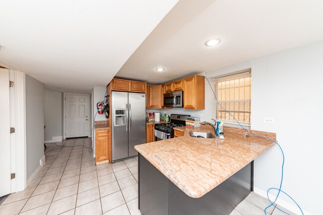 2833 N Albany Ave, Unit G