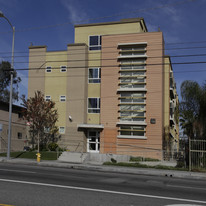 Hfl Van Nuys Apartments