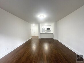 East 89 Street, Unit 4K in New York, NY - Foto de edificio - Building Photo