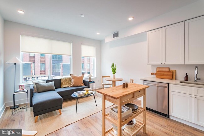 2101 Washington Ave in Philadelphia, PA - Building Photo - Building Photo