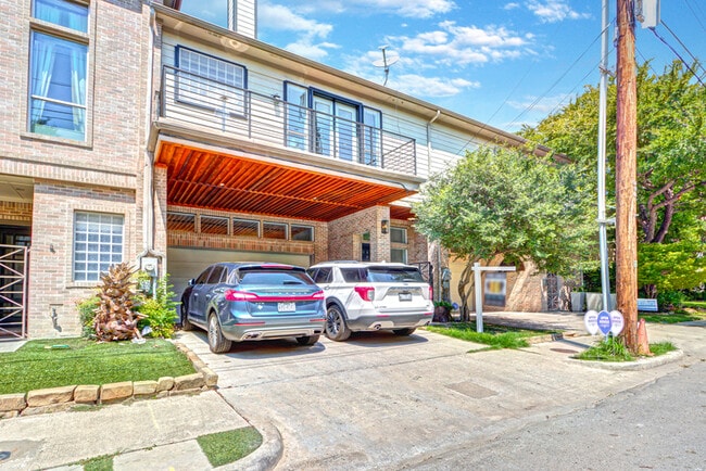property at 3307 Throckmorton St