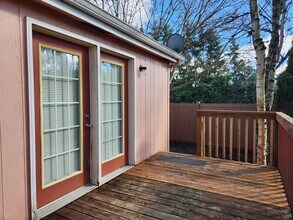 31828 Hydrangea Ln in Tangent, OR - Building Photo - Building Photo