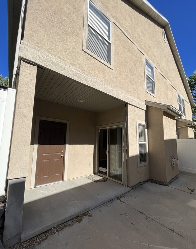 4596 Red Sage Ct in Millcreek, UT - Building Photo - Building Photo