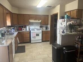 3811 38th St in Lubbock, TX - Building Photo - Building Photo